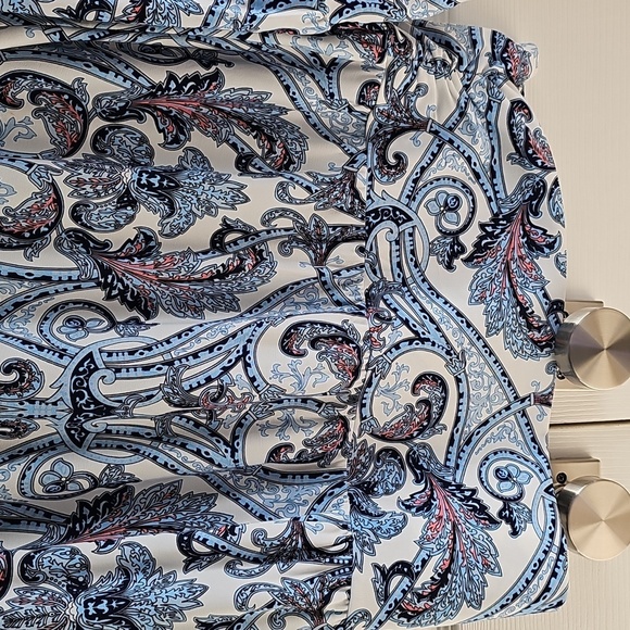 NWOT Boston Proper Paisley Long Sleeve Cold Shoulder Ruched Blouse. LARGE. Blue - Picture 9 of 13